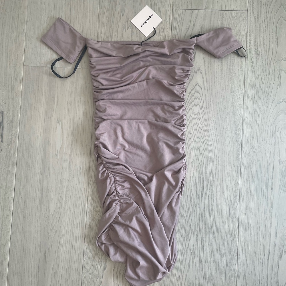 superdown ELORA RUCHED DRESS - Picture 6 of 6